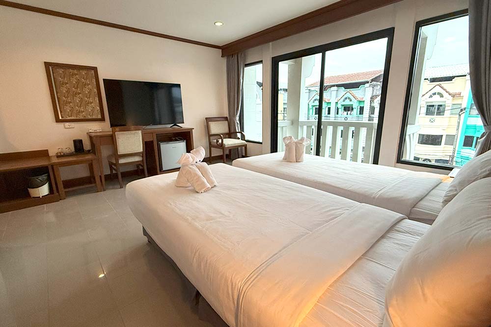 Deluxe Twin Room at Rattana Beach Hotel