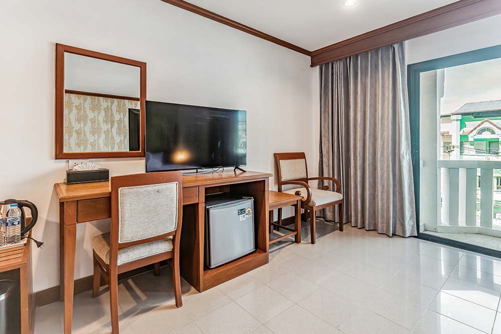 Deluxe Twin Room at Rattana Beach Hotel